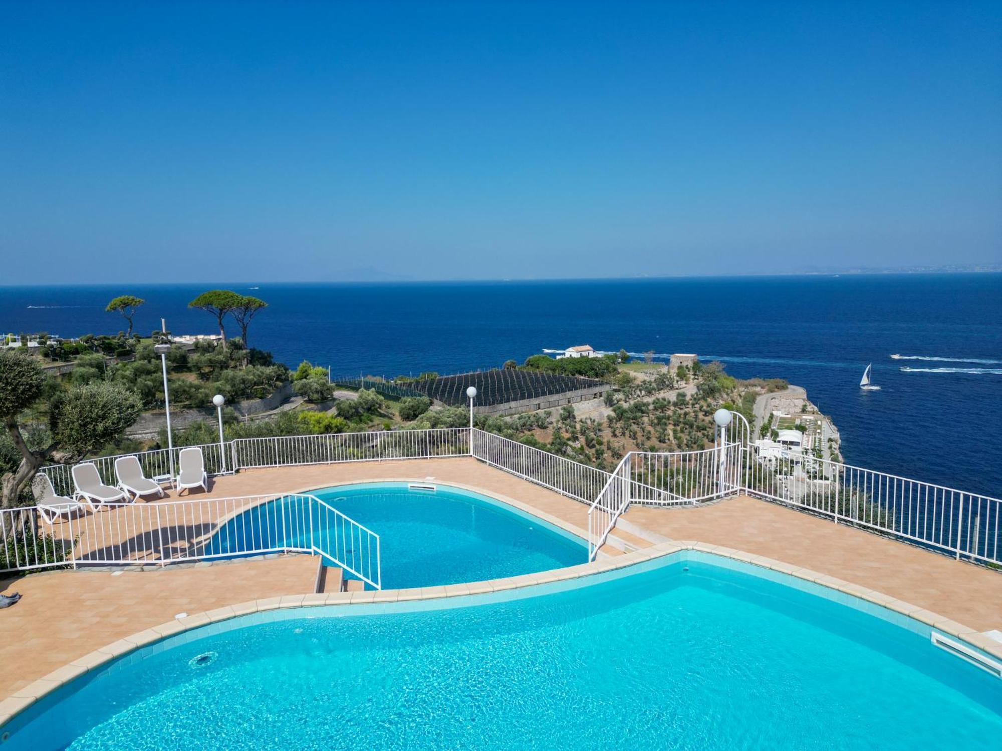 Hotel Villa Lubrense Sorrento Massa Lubrense Bagian luar foto